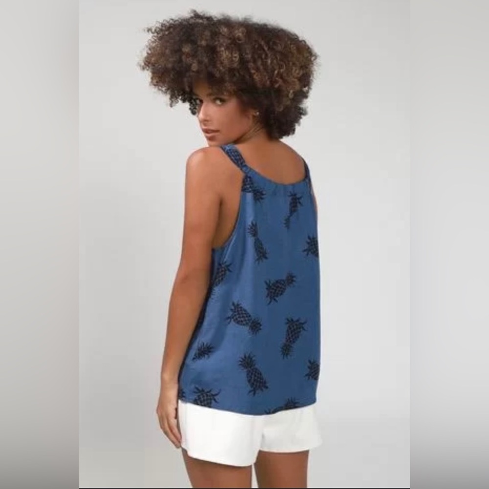 NWT Button Front Tank 🍍 - Picture 3 of 5